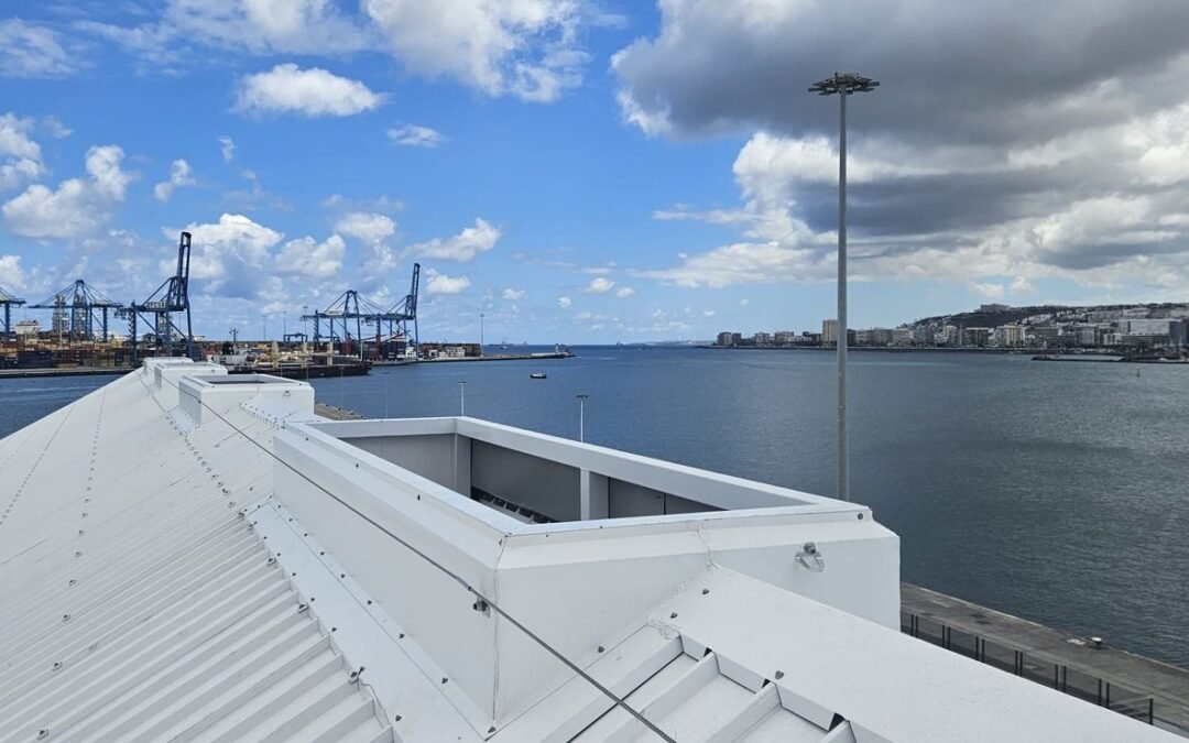 Protecciones para cubiertas y seguridad en altura | Anclajes Omega