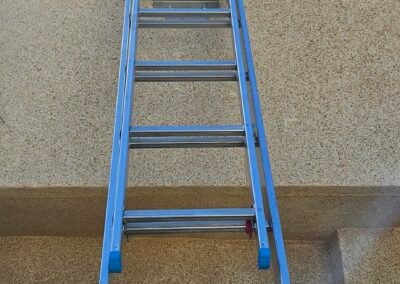 Soporte escalera acceso